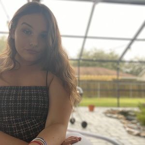 Meet your Posher, Crystal